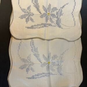 Vintage Stamped Linen Floral Table Runners Unfinished Project 41x13.5